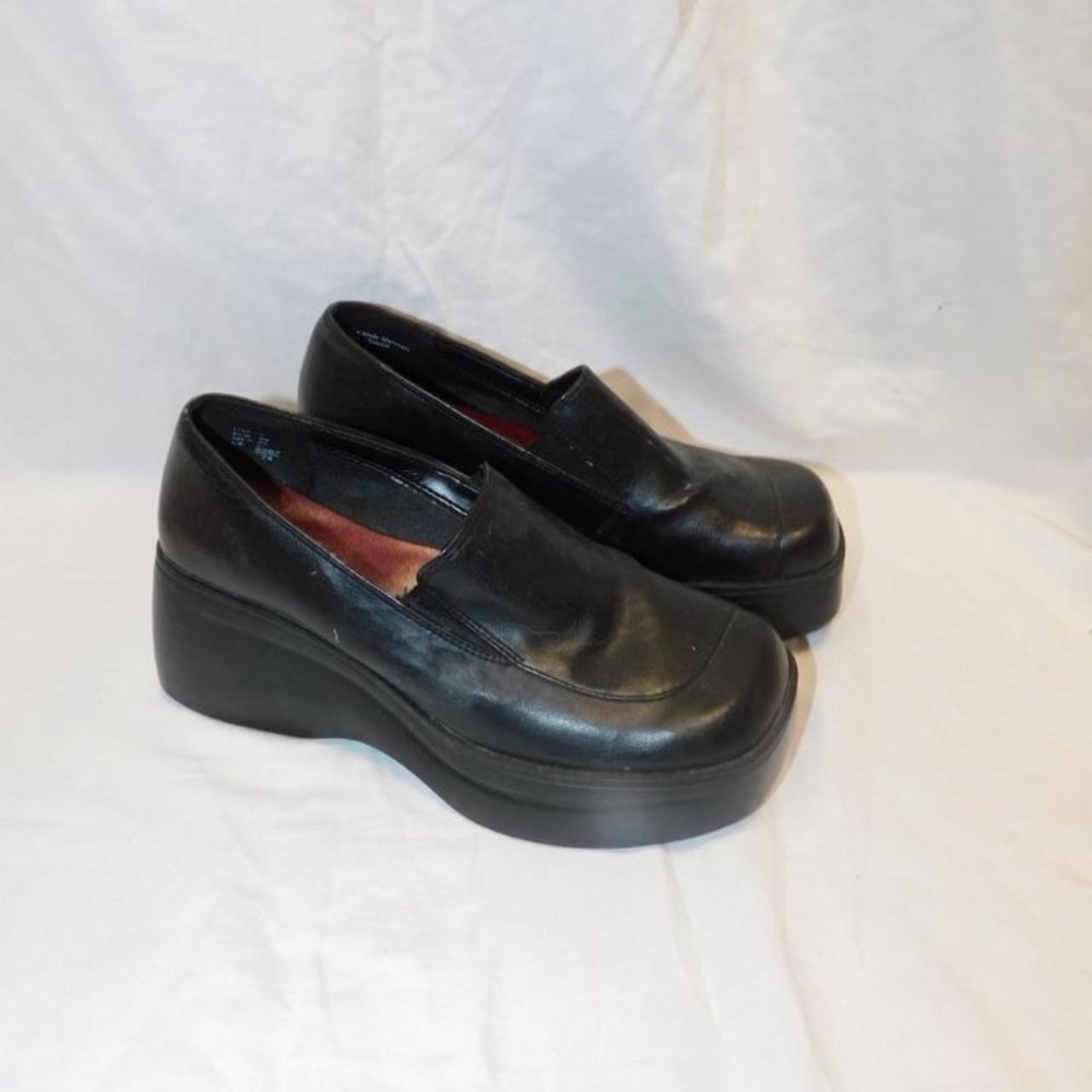 Lower East Side Square Platform Sandal (Size 7 Women's) Closed-Toed, Black